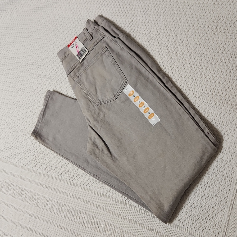 Women's NWT Wrangler gray denim jeans 12x34 irregular